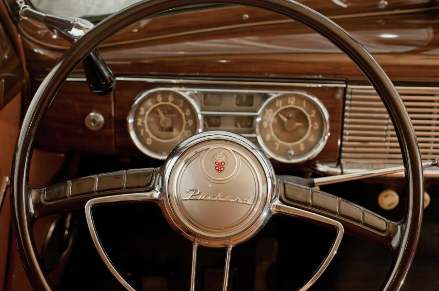 Панель приборов Packard Eight Station Sedan (2293) 1948 года  (фото 44 из 63)